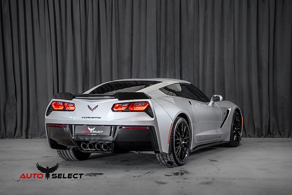 Chevrolet Corvette 23 of 30