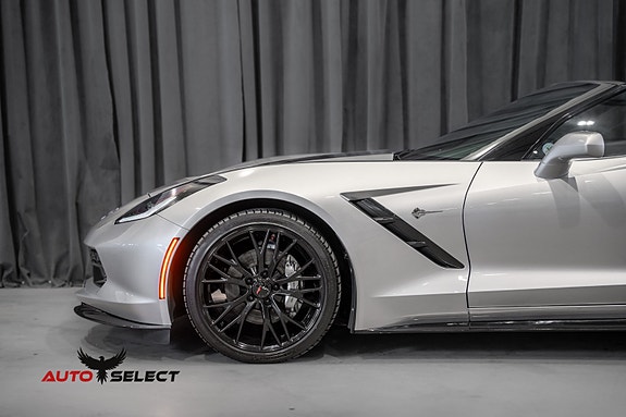 Chevrolet Corvette 14 of 30
