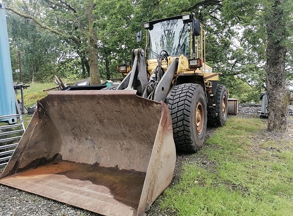 Volvo L90 c 2 of 20