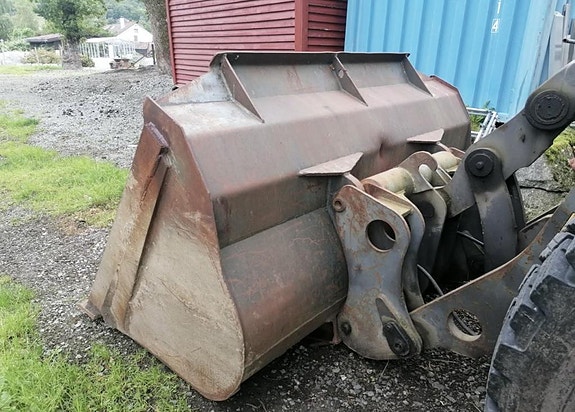 Volvo L90 c 17 of 20
