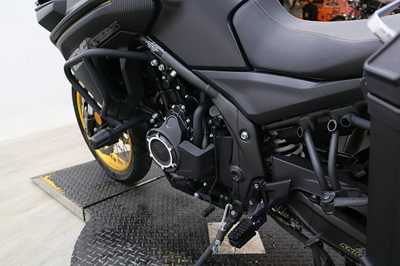 VOGE DS 525 X 2 of 22