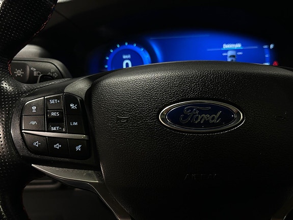 Ford Explorer 30 of 30