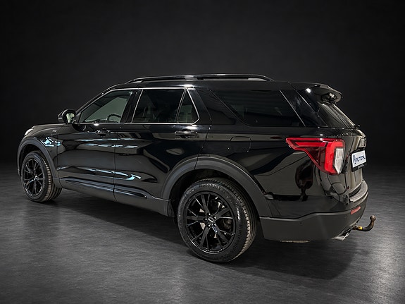 Ford Explorer 9 of 30