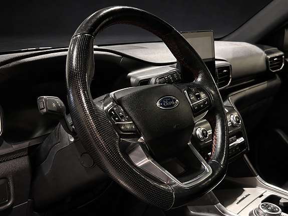 Ford Explorer 28 of 30