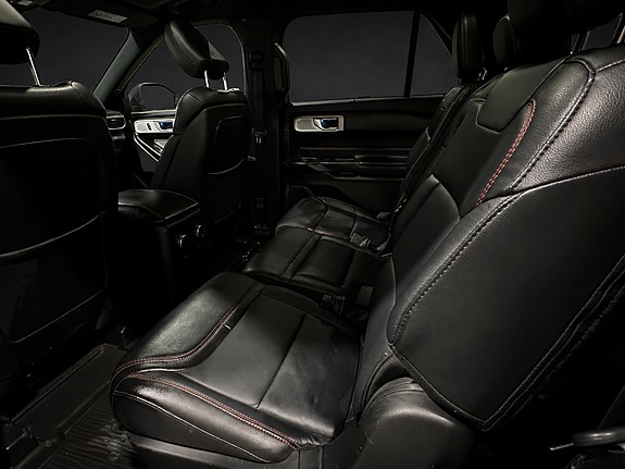 Ford Explorer 20 of 30