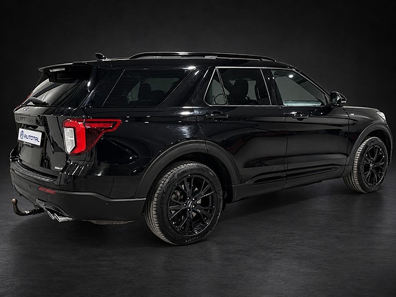Ford Explorer 13 of 30