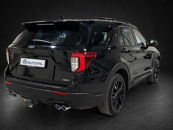 Ford Explorer 12 of 30