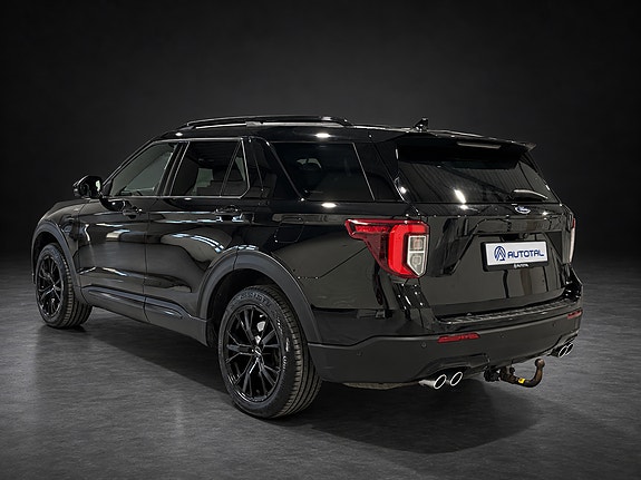 Ford Explorer 10 of 30