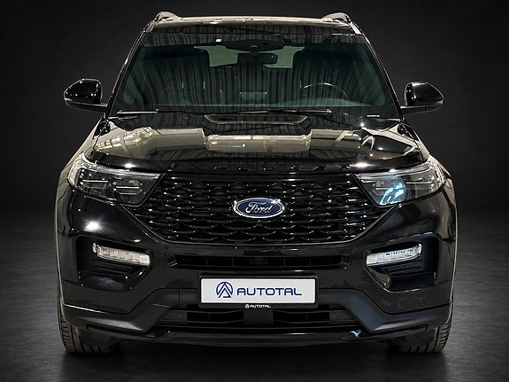 Ford Explorer 3 of 30
