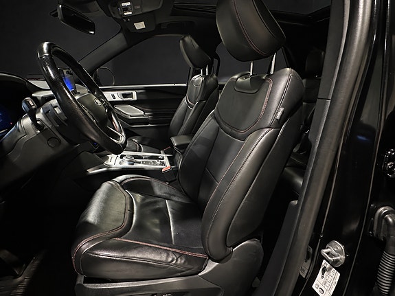 Ford Explorer 19 of 30