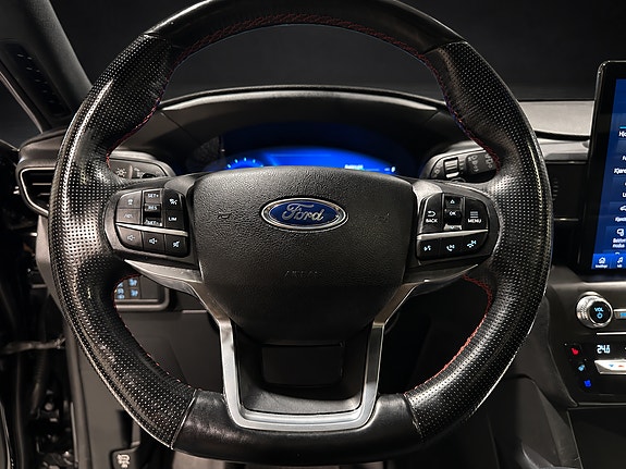 Ford Explorer 29 of 30