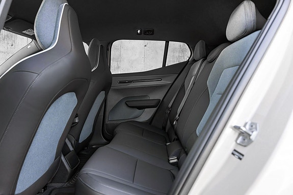 Volvo EX30 13 of 28