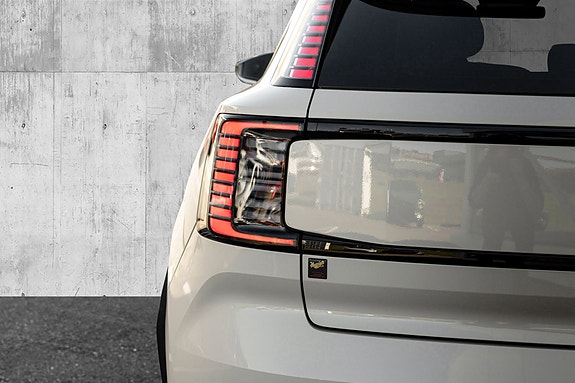 Volvo EX30 8 of 28