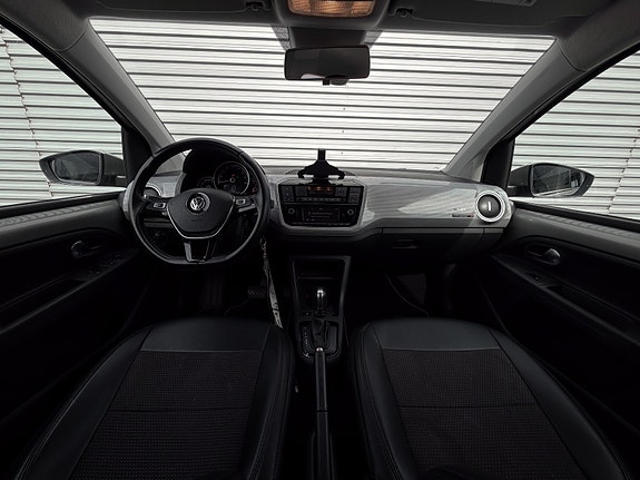 Volkswagen UP! 10 of 20