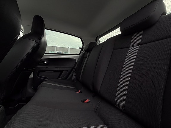 Volkswagen UP! 13 of 20