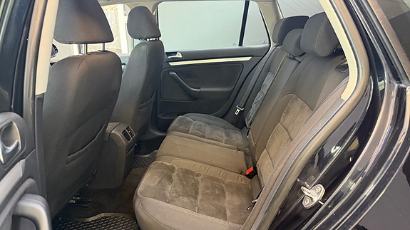 Volkswagen Golf VI 17 of 30