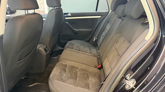 Volkswagen Golf VI 18 of 30