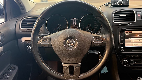 Volkswagen Golf VI 27 of 30
