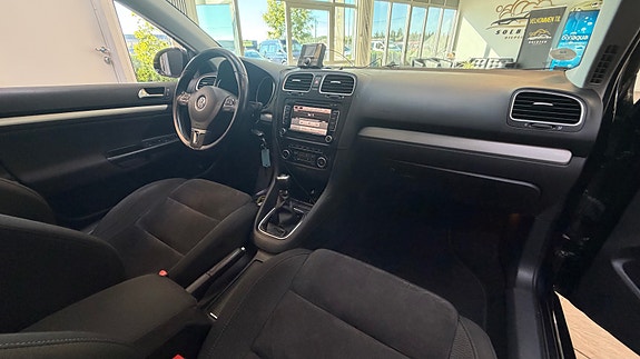 Volkswagen Golf VI 23 of 30