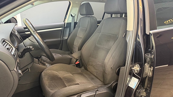 Volkswagen Golf VI 14 of 30