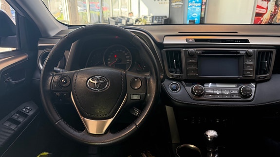 Toyota RAV4 25 of 30