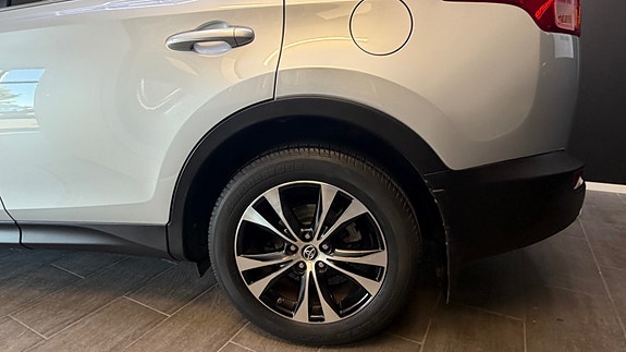 Toyota RAV4 10 of 30