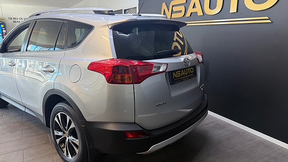 Toyota RAV4 8 of 30