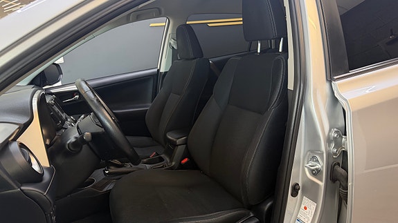 Toyota RAV4 15 of 30