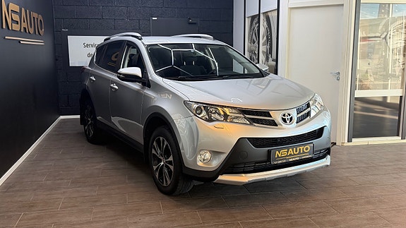 Toyota RAV4 4 of 30