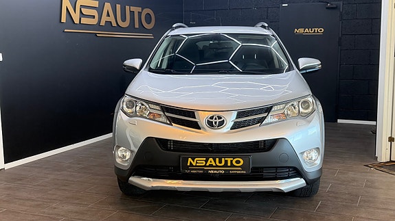 Toyota RAV4 2 of 30