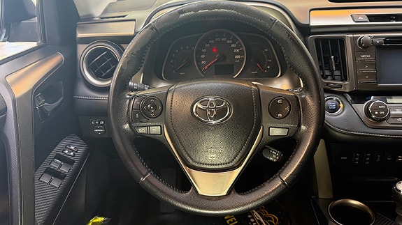 Toyota RAV4 27 of 30