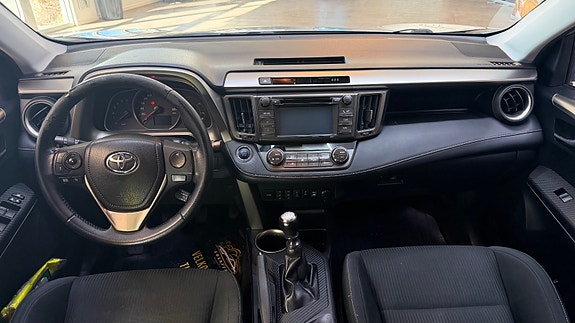 Toyota RAV4 24 of 30