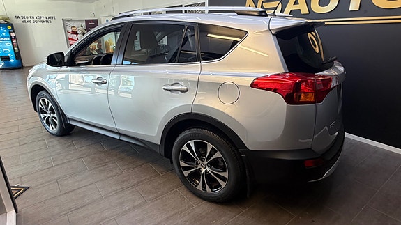 Toyota RAV4 9 of 30