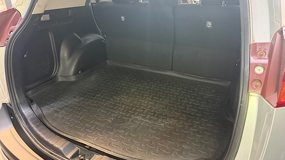 Toyota RAV4 21 of 30