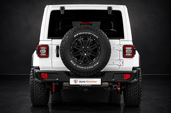 Jeep Wrangler Unlimited 4 of 16