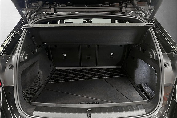 BMW iX1 28 of 30