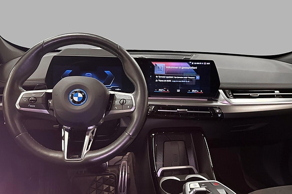 BMW iX1 11 of 30