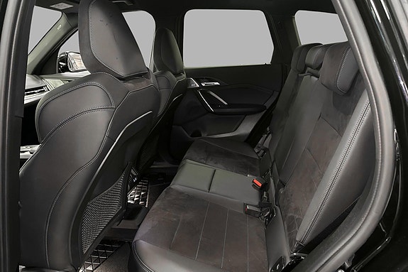 BMW iX1 17 of 30
