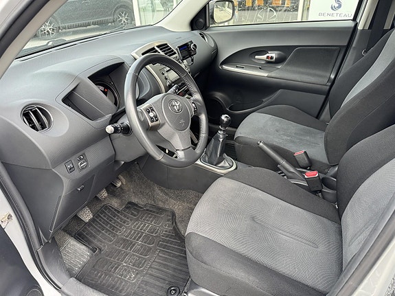 Toyota Urban Cruiser 5 of 11