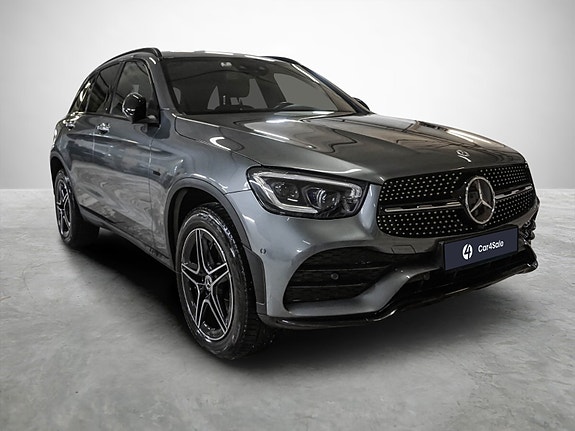 Mercedes-Benz GLC300 e 8 of 30
