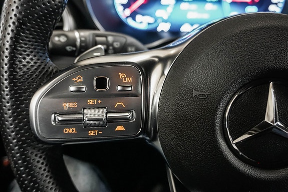 Mercedes-Benz GLC300 e 17 of 30