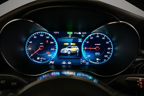 Mercedes-Benz GLC300 e 19 of 30