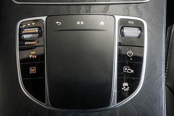 Mercedes-Benz GLC300 e 25 of 30