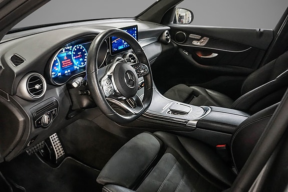 Mercedes-Benz GLC300 e 13 of 30