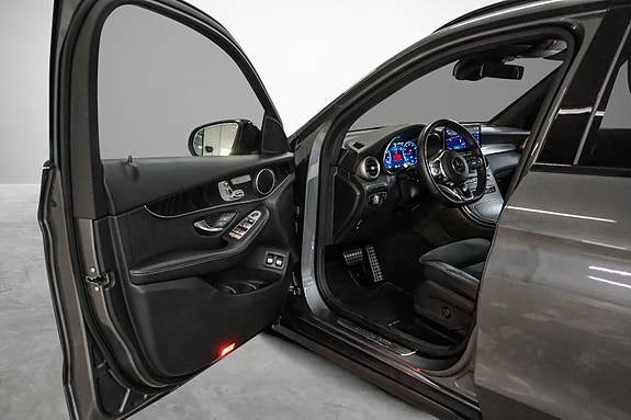 Mercedes-Benz GLC300 e 10 of 30