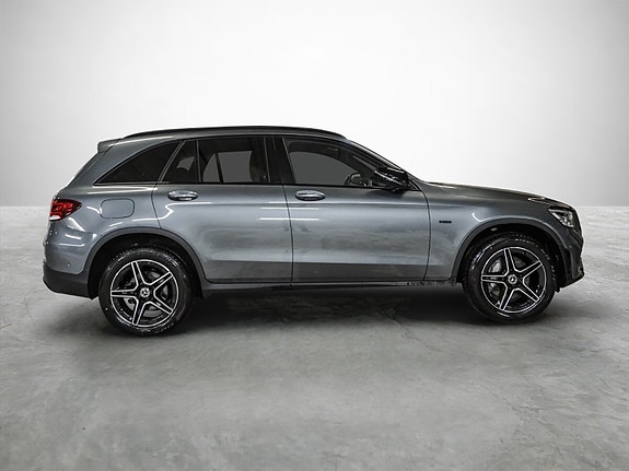 Mercedes-Benz GLC300 e 7 of 30