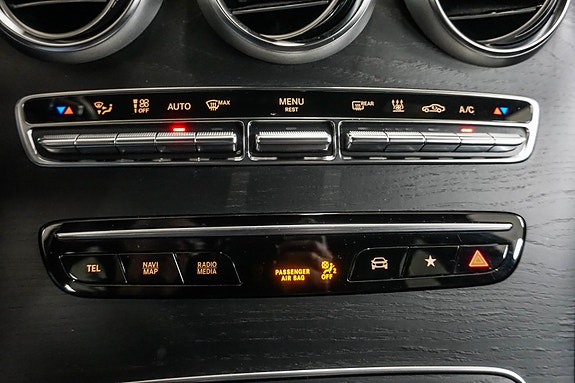 Mercedes-Benz GLC300 e 23 of 30