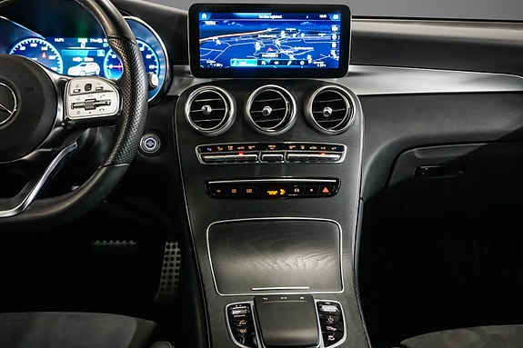 Mercedes-Benz GLC300 e 20 of 30