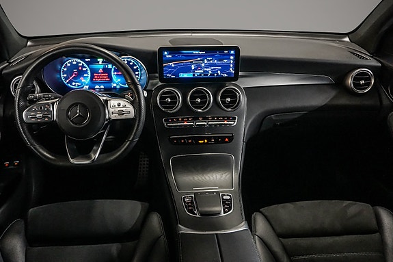 Mercedes-Benz GLC300 e 14 of 30