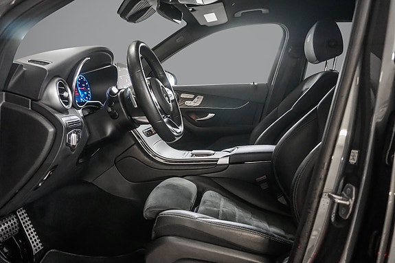 Mercedes-Benz GLC300 e 12 of 30